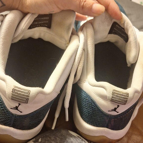 jordan retro 11 mens size 10.5